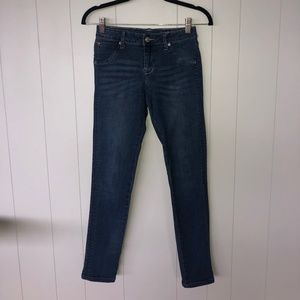 Hudson medium wash size 2 skinny jeans
